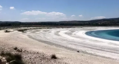 5 yılda, 3 kilometrekarelik yüzey alanını kaybetti
