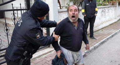 Arka odadan kaçtı, yangından kurtuldu