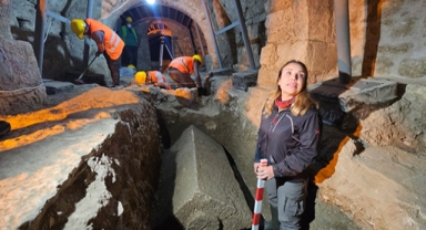 Aziz Nikolaos'a ait olduğu düşünülen lahit bulundu