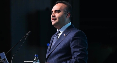 Bakan Kacır: Türkiye üretim üssü rolünü perçinliyor