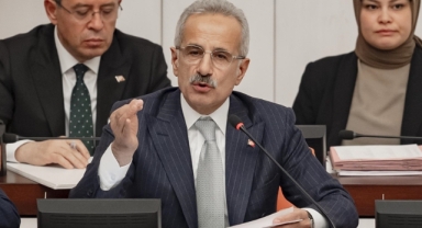 Bakan Uraloğlu: Çocuklarımızı sosyal medyadan korumalıyız