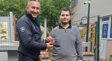 Bulunan cüzdan sahibine ulaştırıldı