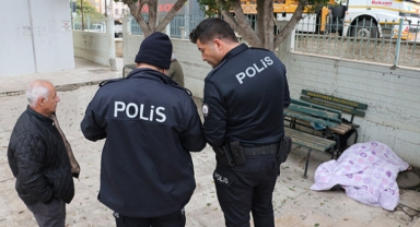 Cami avlusunda ölü bulundu