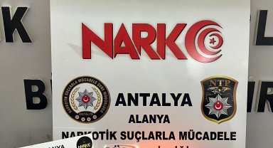Çantadan 700 gram kokain çıktı
