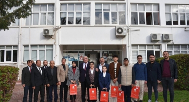 Dereceye giren öğrencilere ödülleri verildi