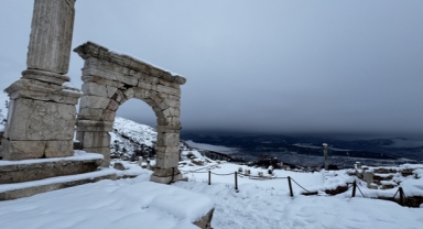 Kar yağışıyla beyaza büründü