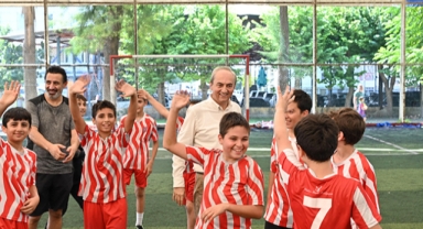 Kocagöz çocuklara verdiği sözü tuttu