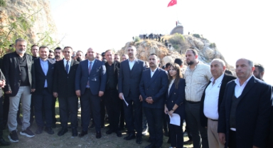 MHP'lilerden heykel tepkisi