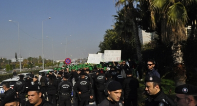 Miting gibi duruşma