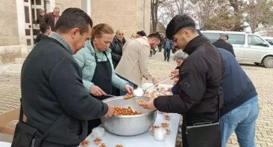 Muhtarlardan dua ve lokma ikramı