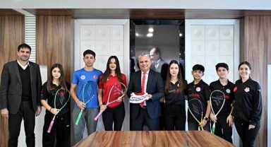 Muratpaşa’nın squash başarısı
