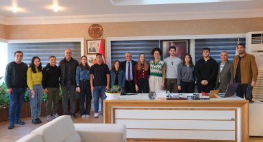 Öğrenciler Başkan Topaloğlu'nu ziyaret etti