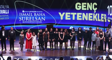 Sahne genç yeteneklerin