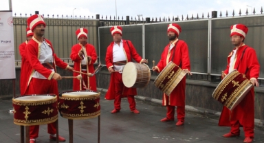 Yükümlüler, 'mehter takımı' ile sosyalleşiyor