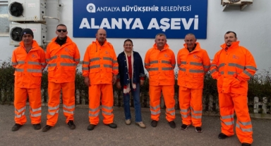 Alanya Aşevi ihtiyaç sahiplerinin yanında