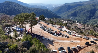 Badem Ağacı’na yol, cami ve tesis