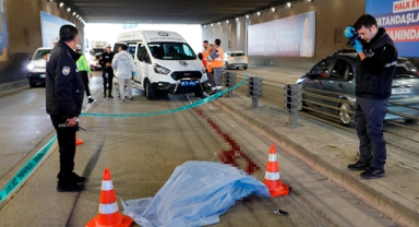 Bariyerlere çarptı hayatını kaybetti