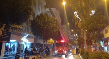 Çatıdaki yangın panik yarattı