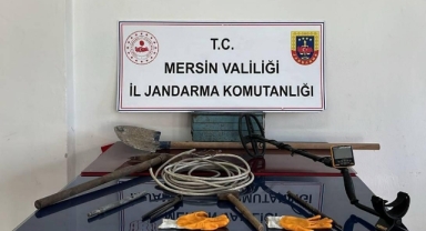 Define ararken suçüstü yakalandı