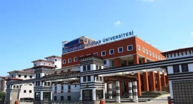 Dini değerleri aşağıladığı iddia edilen akademisyene uzaklaştırma