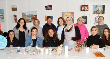 Kadınlardan 'epoksi' tasarımları