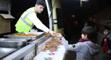 Kepez'den kandil ikramı