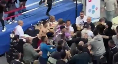 Kick boks şampiyonasında kavga çıktı