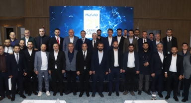 MÜSİAD Antalya Şubesi'nde bayrak değişimi