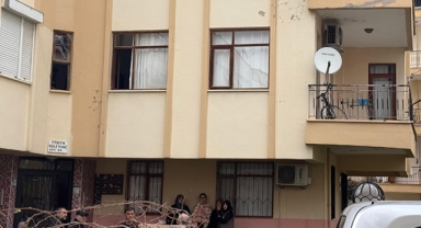 Odasında ölü olarak bulundu