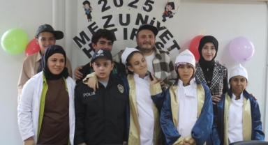 Özel öğrencilere diploma töreni