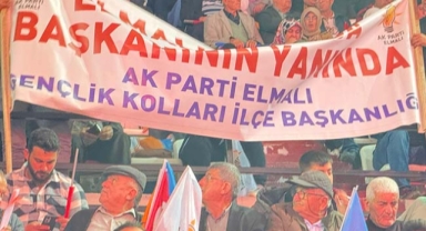 Pankartlarla sevgi gösterisi
