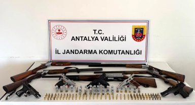 Ruhsatsız tabanca ve tüfekler ele geçirildi