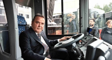 Ulaşım'a zammı Böcek engelledi