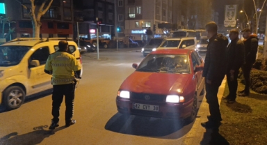Yola fırladı, otomobil çarptı