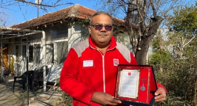 10 yıllık birikimini TSK'ya bağışladı