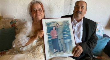 56 yıl sonra ilk kez gelinlik giydi