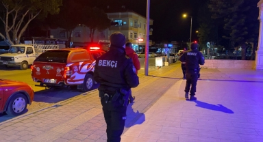 Bankada mahsur kalan kedi ekipleri alarma geçirdi