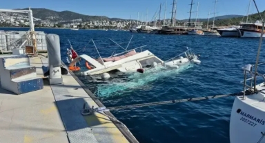Bodrum'da 15 metrelik tekne battı