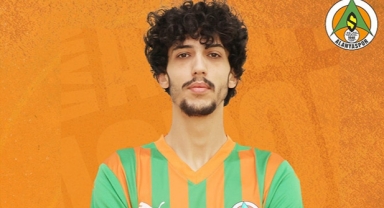 Enes imzayı attı
