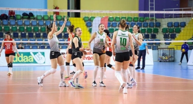 Finale koşuyor