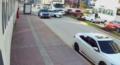 Finike'de kaza anı kamerada