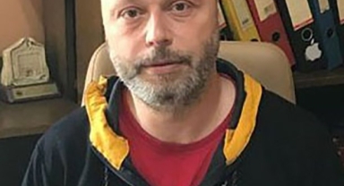 Hataylı gazeteci evinde ölü bulundu