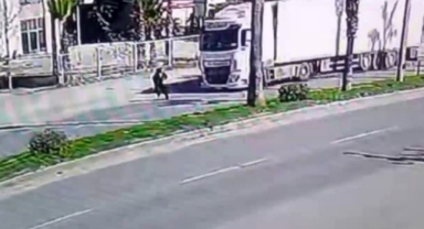 Karşıya geçmeye çalışan kıza tır çarptı