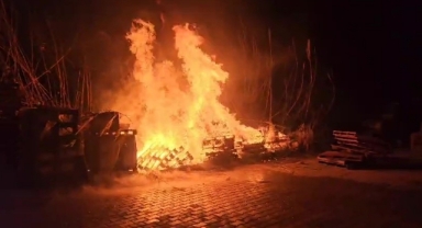 Kıvılcımlar yangına neden oldu