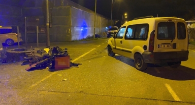Motokurye ve hafif ticari araç çarpıştı