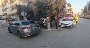 Motosikletle otomobil çarpıştı: 1 yaralı