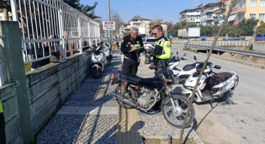 Plakasız motorlara ceza yağdırıldı