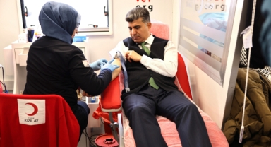 Şener'den kan bağışına destek