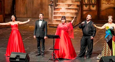 Sevgililere özel konser