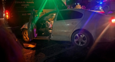 Tır iki araca çarptı: 1 ölü, 4 yaralı